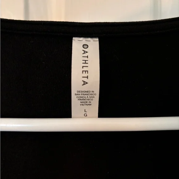 Athleta Shanti scoop neck black top - Picture 1 of 2